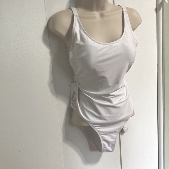 PRETTY GARDEN White One Piece Low Open Back Swimsuit Womens Medium - Picture 3 of 13
